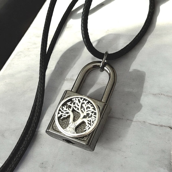 Tree of Life Lock Pendant - Picture 3 of 3